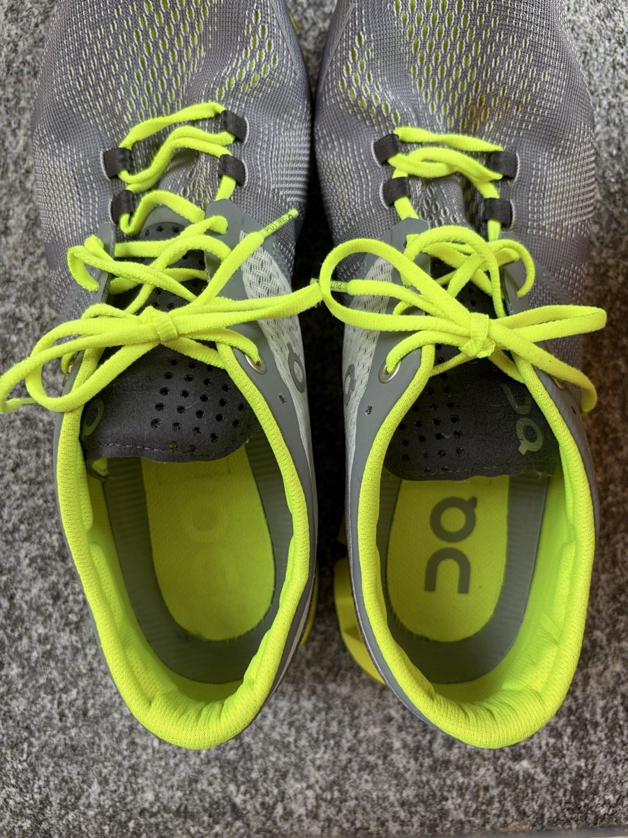 On Chaussures hommes: ON CLOUD Laufschuhe gr.40.5 – D'occasion à Maggia par johannaf01 7