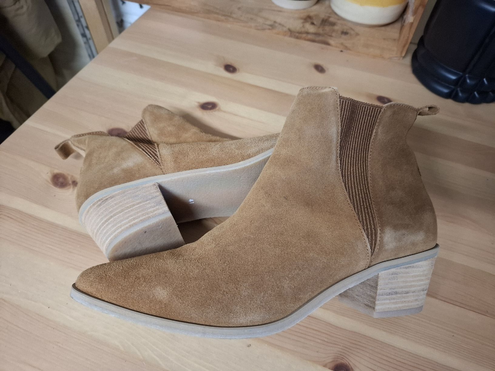 Scarpe da donna: Wildleder Stiefeletten in Cognac, Gr. 41 – Usato da Winterthur venduto da Simime 2