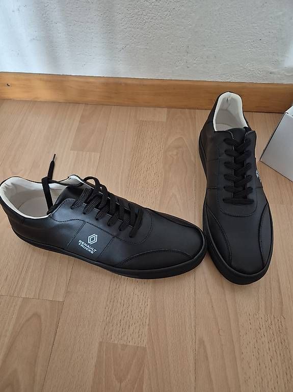 Scarpe da uomo: Neue Schuhe Grösse 46 – Usato da Urtenen-Schönbühl venduto da sch_2ndv