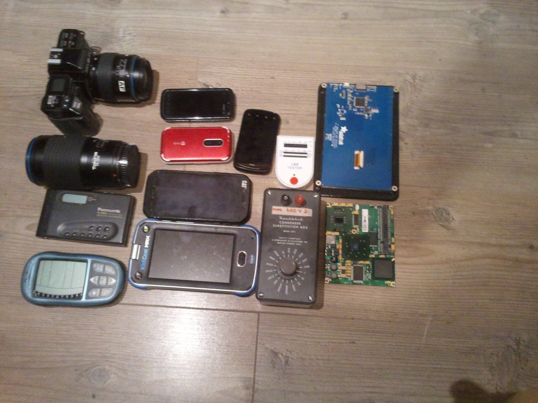 Elektronikbauteile: Sammlung elektronische Geräte – Gebraucht aus Beatenberg von fancy10 2