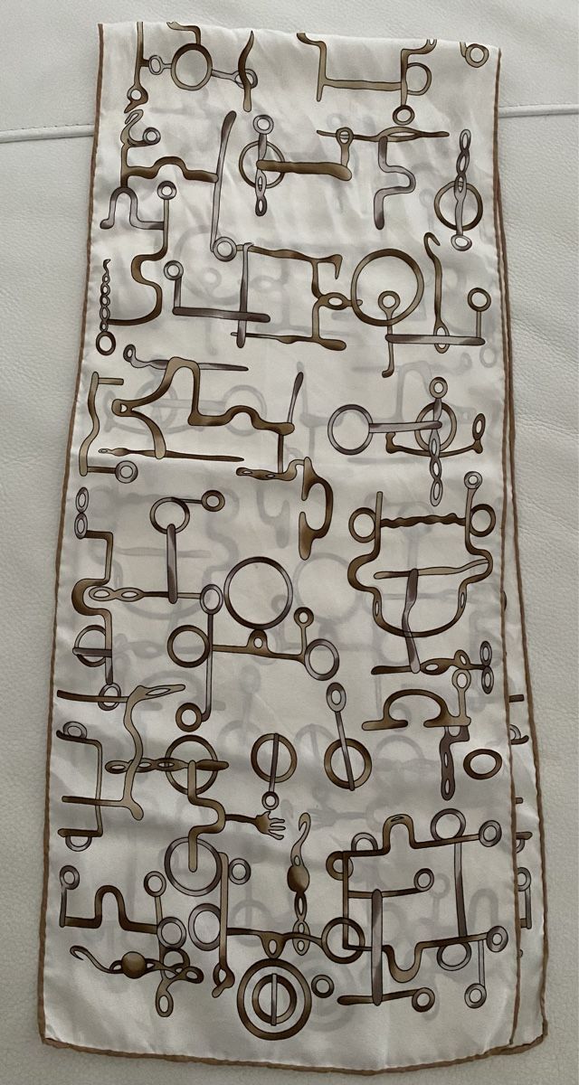 Foulards, Tücher & Schals: Seiden Schal 🌸 – Gebraucht aus Opfikon von Luis144 4