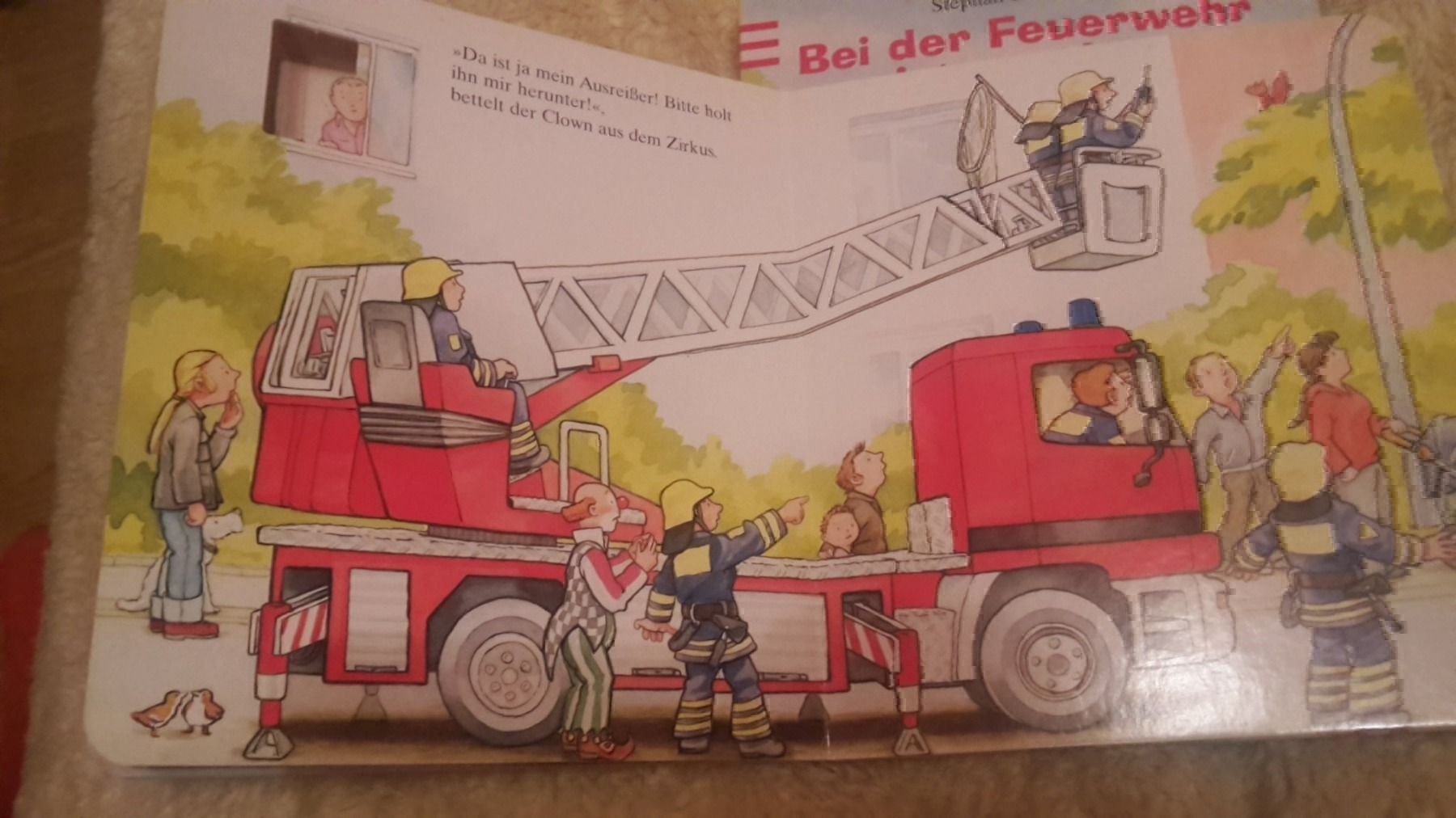 Libri: Buch bei der Feuerwehr ist was los – Nuovo (secondo la descrizione) da Schwarzenburg venduto da Flamingo07 2