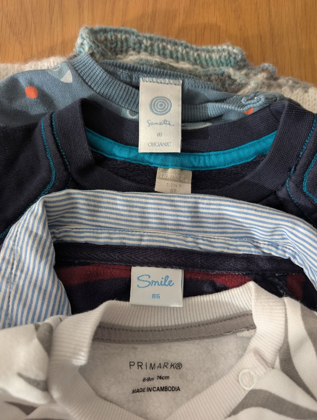Maglioni & Felpe: 4x Pullover Gr. 74 + 86 | Pullis – Usato da Basel venduto da an_v7yj 7
