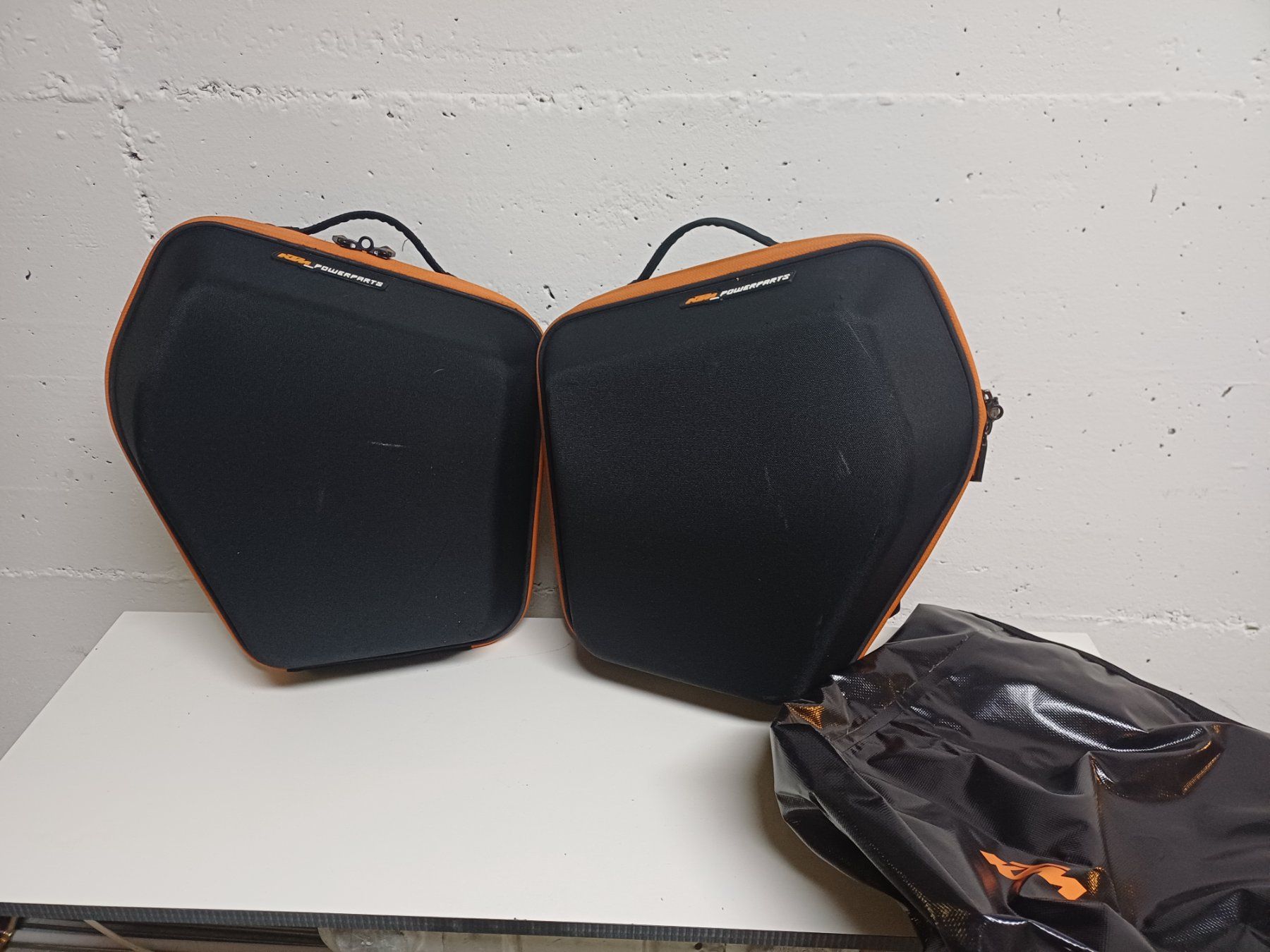 Tutti i ricambio per moto: Ktm Superduke 1290 Seitentaschen – Usato da Höfen b. Thun venduto da pat_z2vz