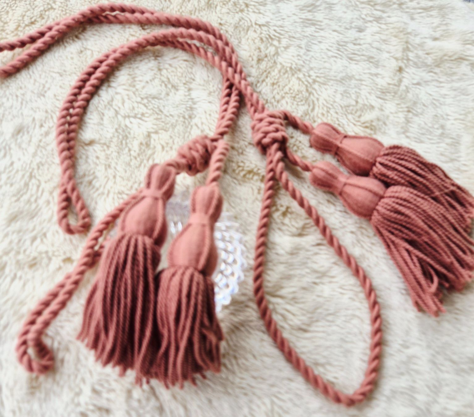Altro in Decorazioni & Accessori: QUASTEN VORHANGHALTER RAFFHALTER ROSA MAJESTÄTISCH GARDINEN – Usato da Elsau venduto da the-colorful-side 8