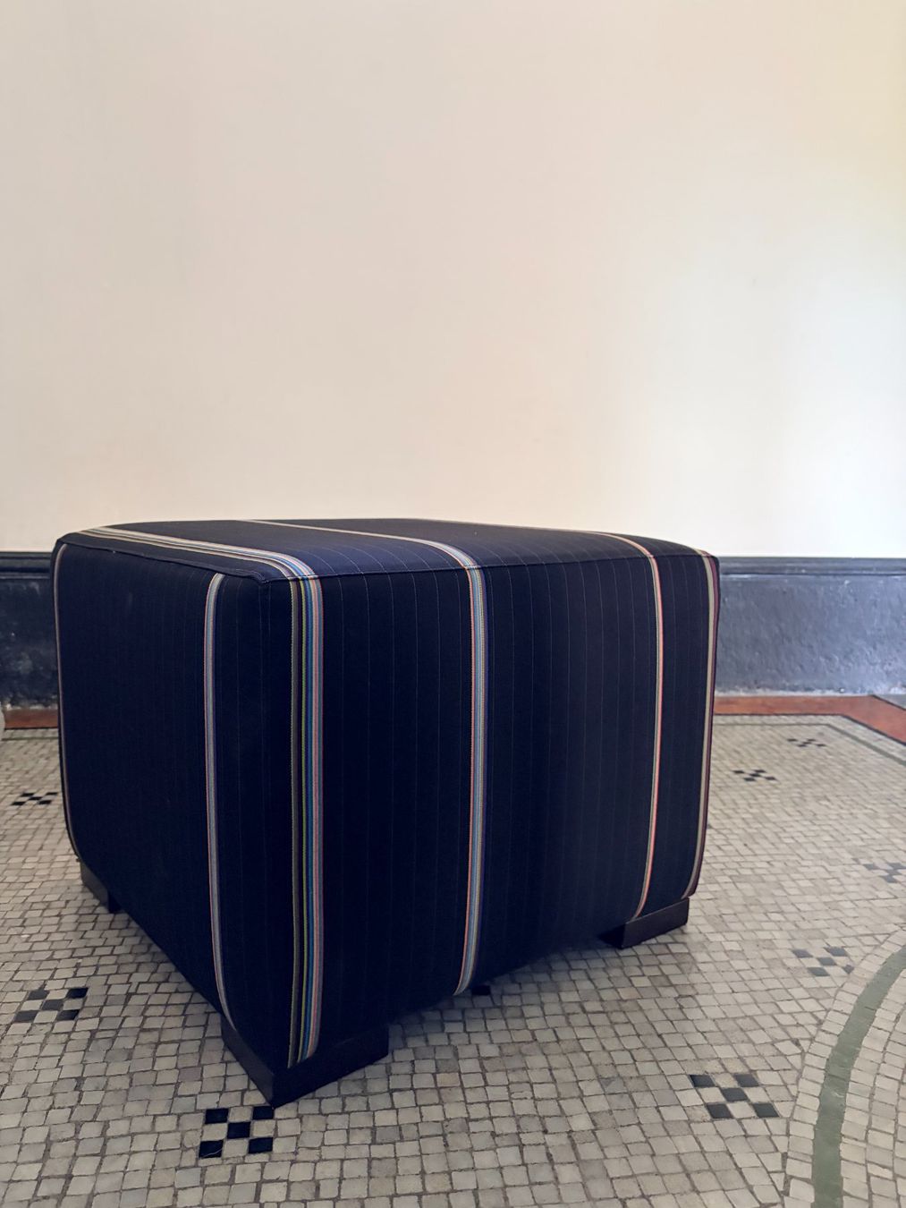 Sgabelli: Poufs en tissu Paul Smith – Usato da Lausanne venduto da fso_8vh8 1