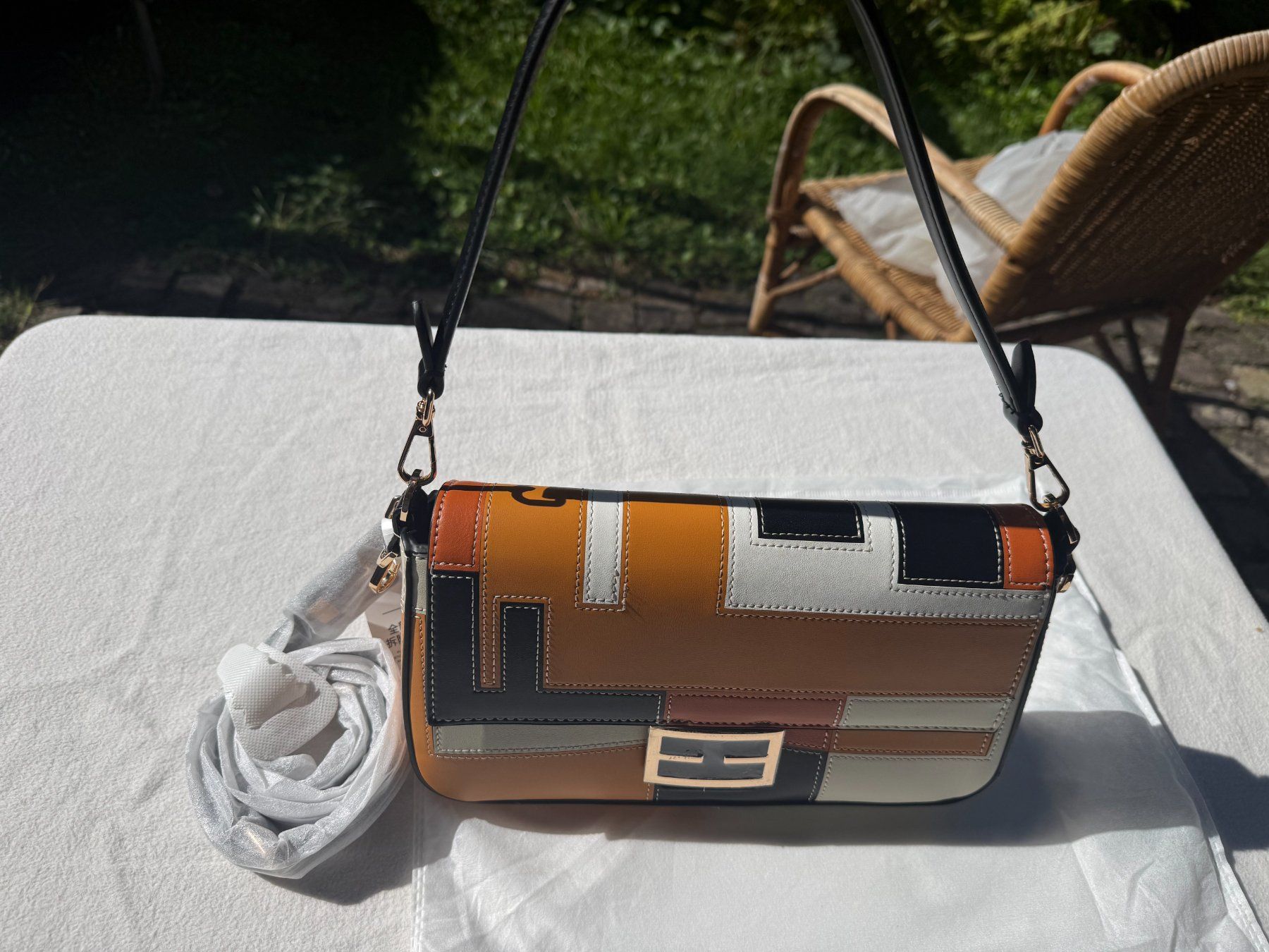 Taschen für Damen: Damen-Handtasche aus echtem Leder – Patchwork Beige/Orange – Neu und originalverpackt aus Biberist von Duorela_Bags 5
