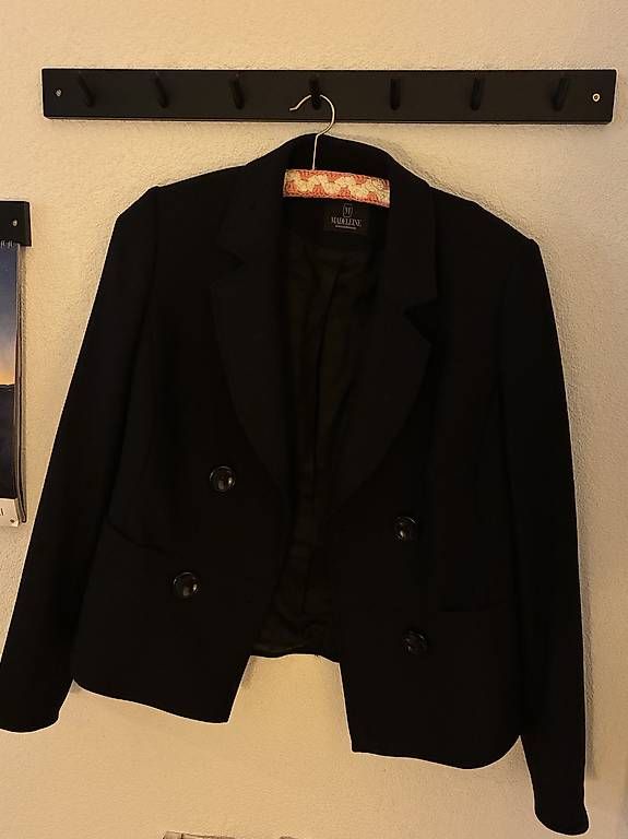 Giacche: Eleganter schwarzer Blazer von MADELEINE – Usato da St. Gallen venduto da Sirii9000