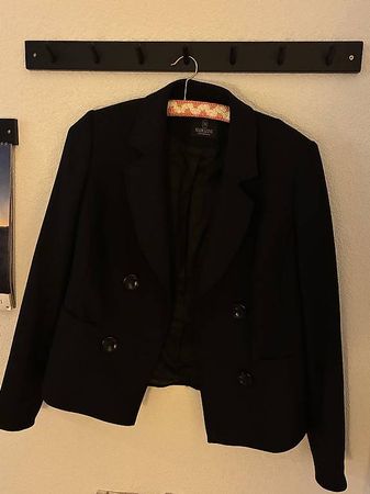 Eleganter schwarzer Blazer von MADELEINE