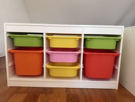 TOP! Ikea Trofast Regal, weiss mit farbigen Boxen. 