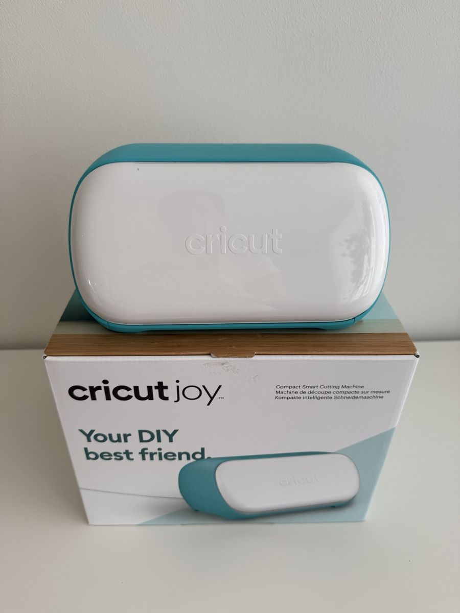 Toutes les machines: Cricut Joy Schneidemaschine / Plotter mit Zubehör – D'occasion à Zürich par FionaLuzia