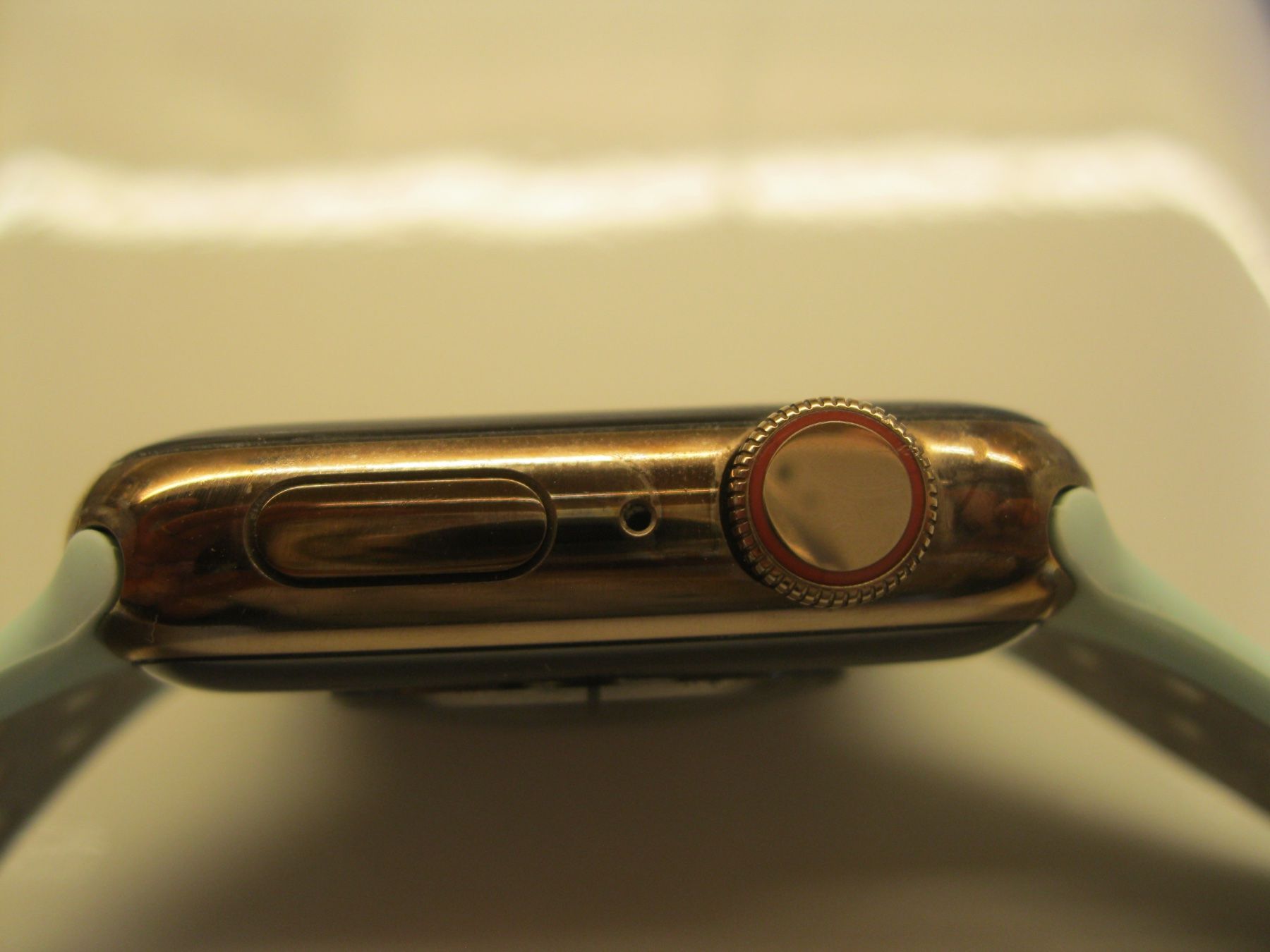 Apple Smartwatch: Goldene Apple Watch – Usato da Roggwil BE venduto da Figther1