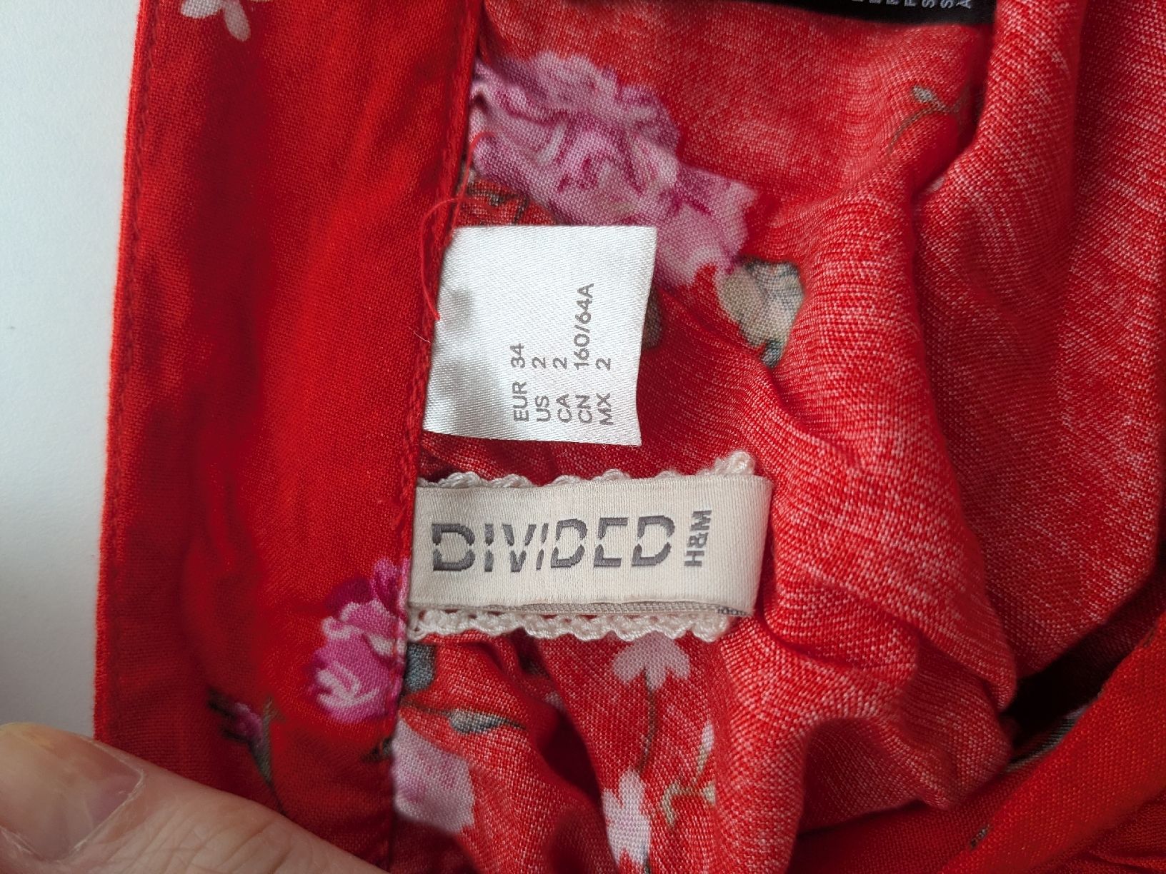 H&M Jupes: Rock rot Blumenmuster Grösse 34 H&M Divided – D'occasion à Rorschach par olg_5qq2 3