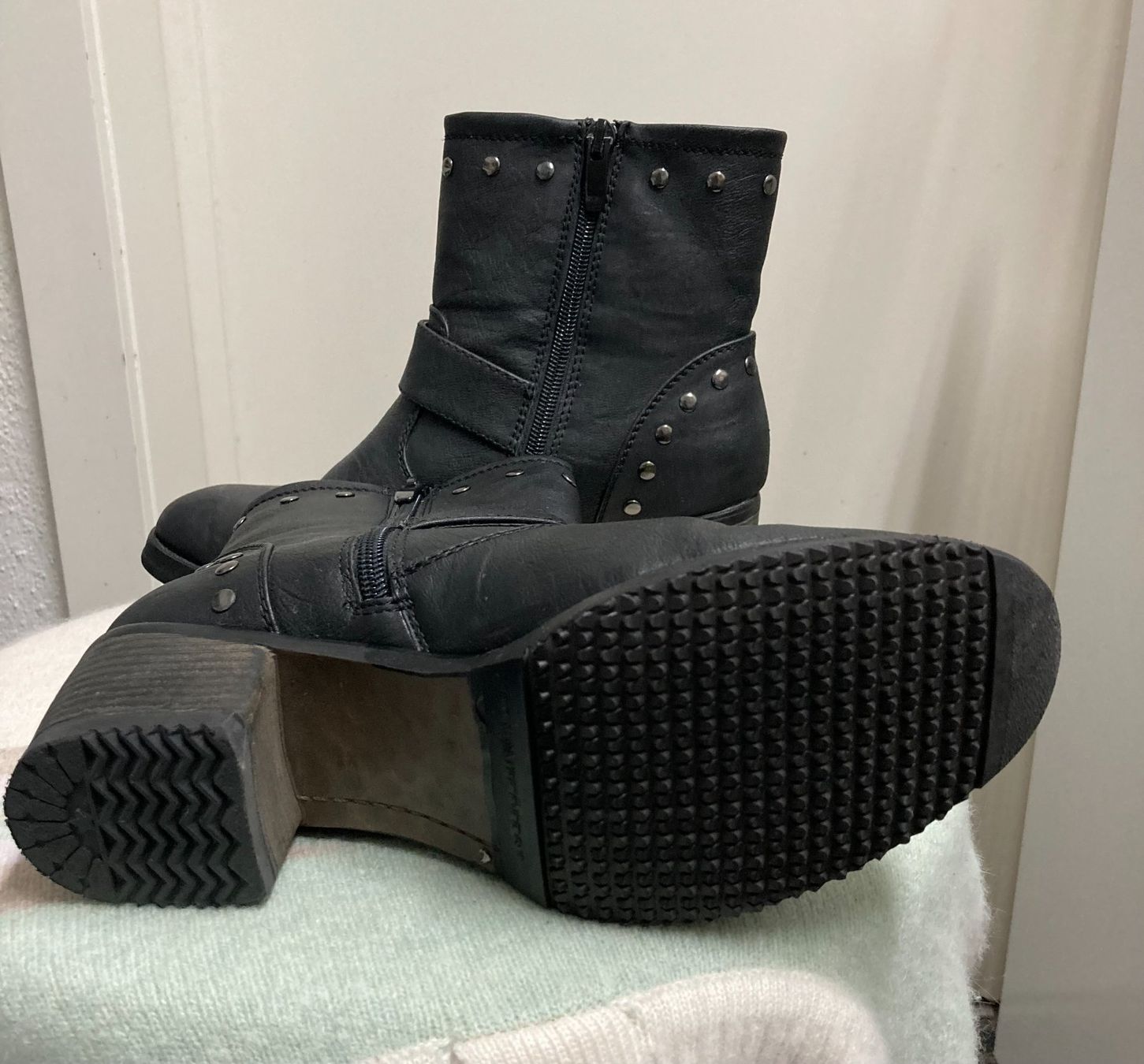 Scarpe da donna: Trendige Stiefeletten mit Nieten – Nuovo (secondo la descrizione) da Villmergen venduto da Sandy084 3