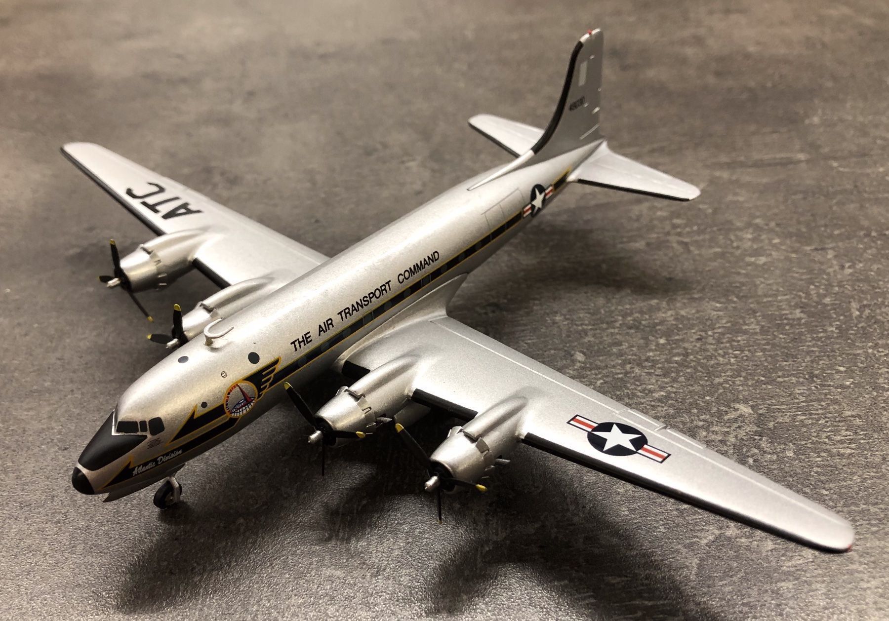 Herpa Kit di modellismo & Modellini statici: Herpa Wings 559720  "Skymaster" – Nuovo e nell'imballaggio originale da Sursee venduto da Toni-SpielSursee