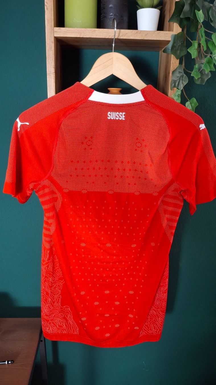 Schweizer Nati Canottiere & Pantaloni: Switzerland player version world cup 2018 puma – Usato da Yverdon-les-Bains venduto da flo_8fgr 2