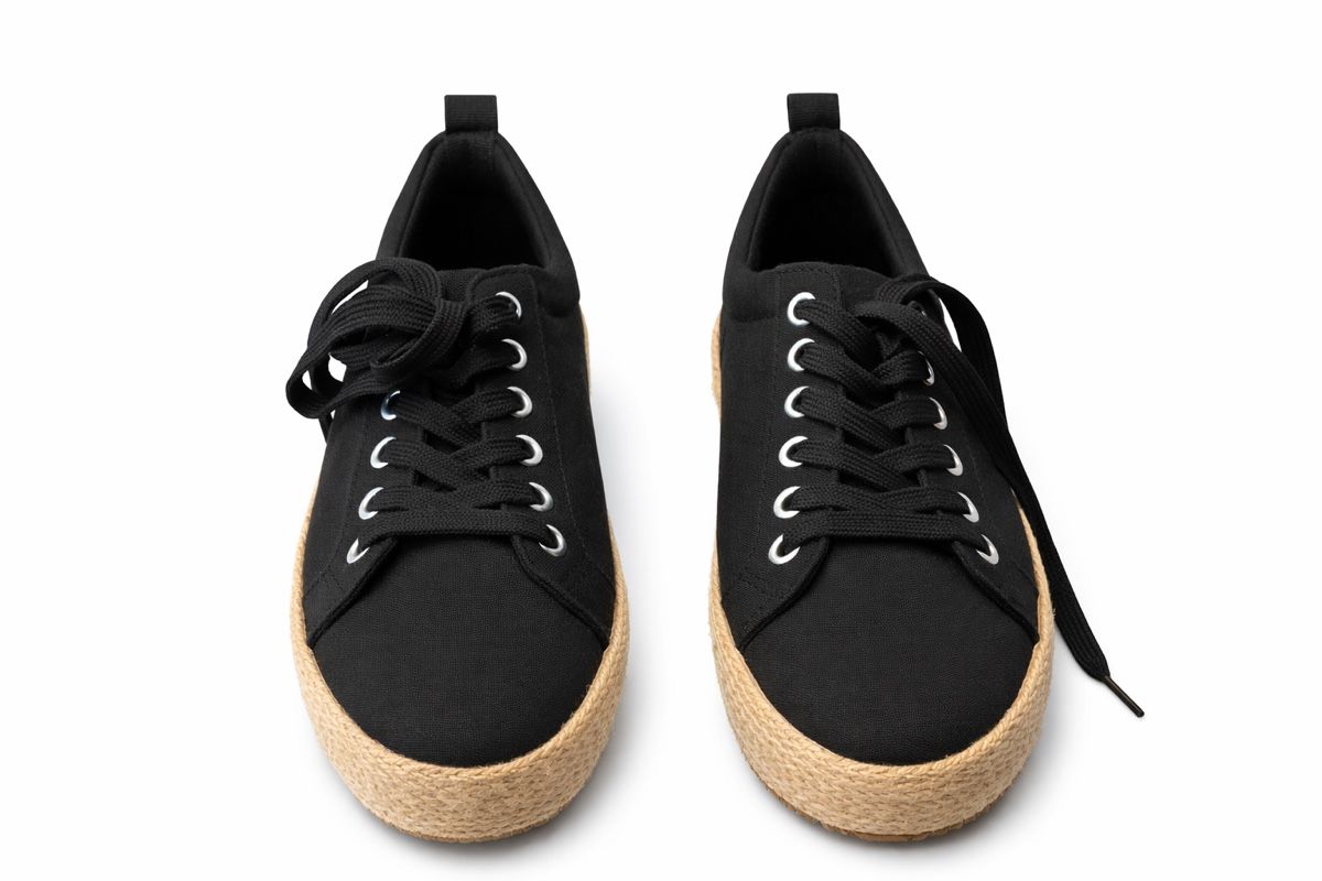 Chaussures femmes: BASKETS PLATEFORME NOIRES TRESSÉES POINTURE 40 – Neuf (Voir description) à Lausanne par KeNaChic 1