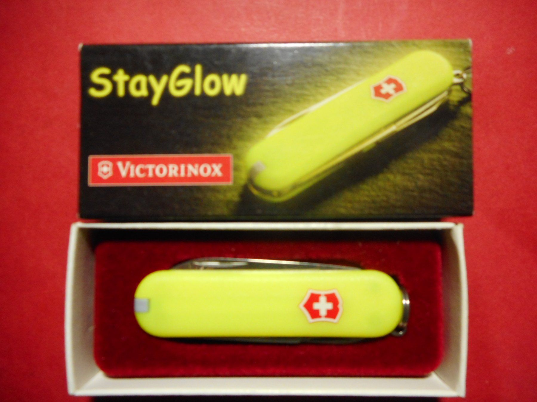 Victorinox Coltelli tascabile: Victorinox  StayGlow Classic – Nuovo e nell'imballaggio originale da Rotkreuz venduto da Hubbil