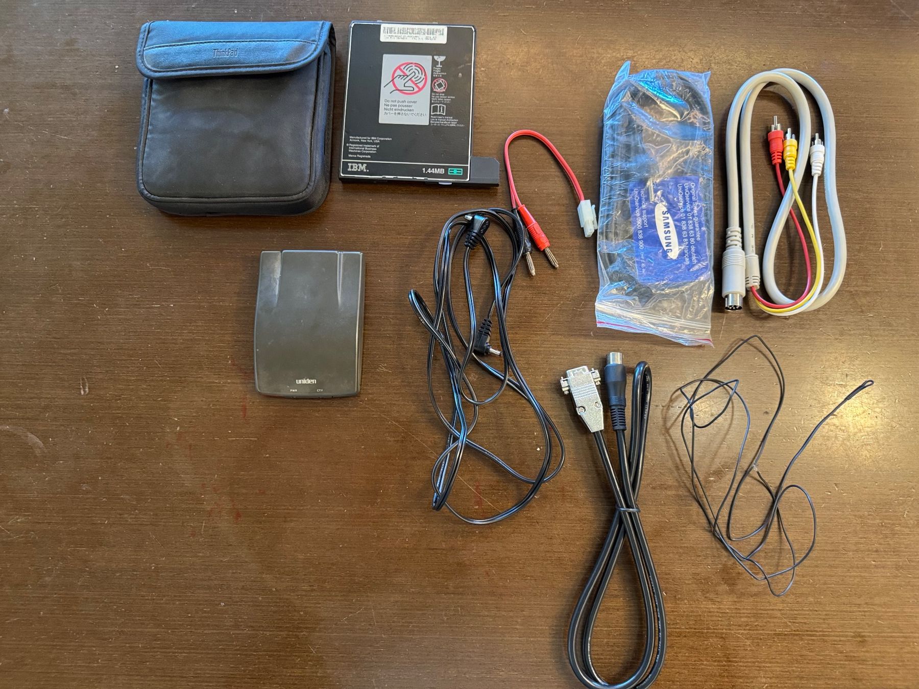 Commodore PCs: Commodore 164, Amiga 2000 mit 100 Spielen – D'occasion à Stallikon par Alexandarveliki 6