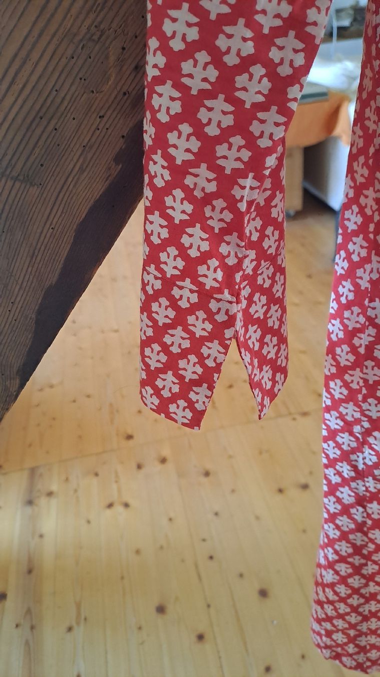 Vestiti: Tatti Kleid rot-weiss gemustert Gr. S/M – Usato da Richterswil venduto da sri_v6c9 2