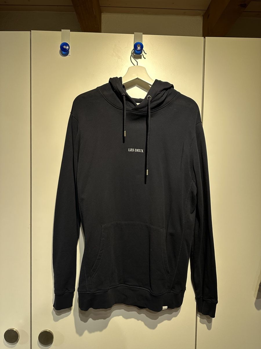 Pulls & Sweat-shirts: LES DEUX KAPUZENPULLOVER DUNKELBLAU – Neuf (Voir description) à Obfelden par Andri_3