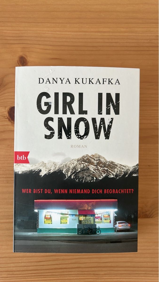 Livres: Girl in Snow - Roman – Neuf (Voir description) à Amden par Arven-Schmuck