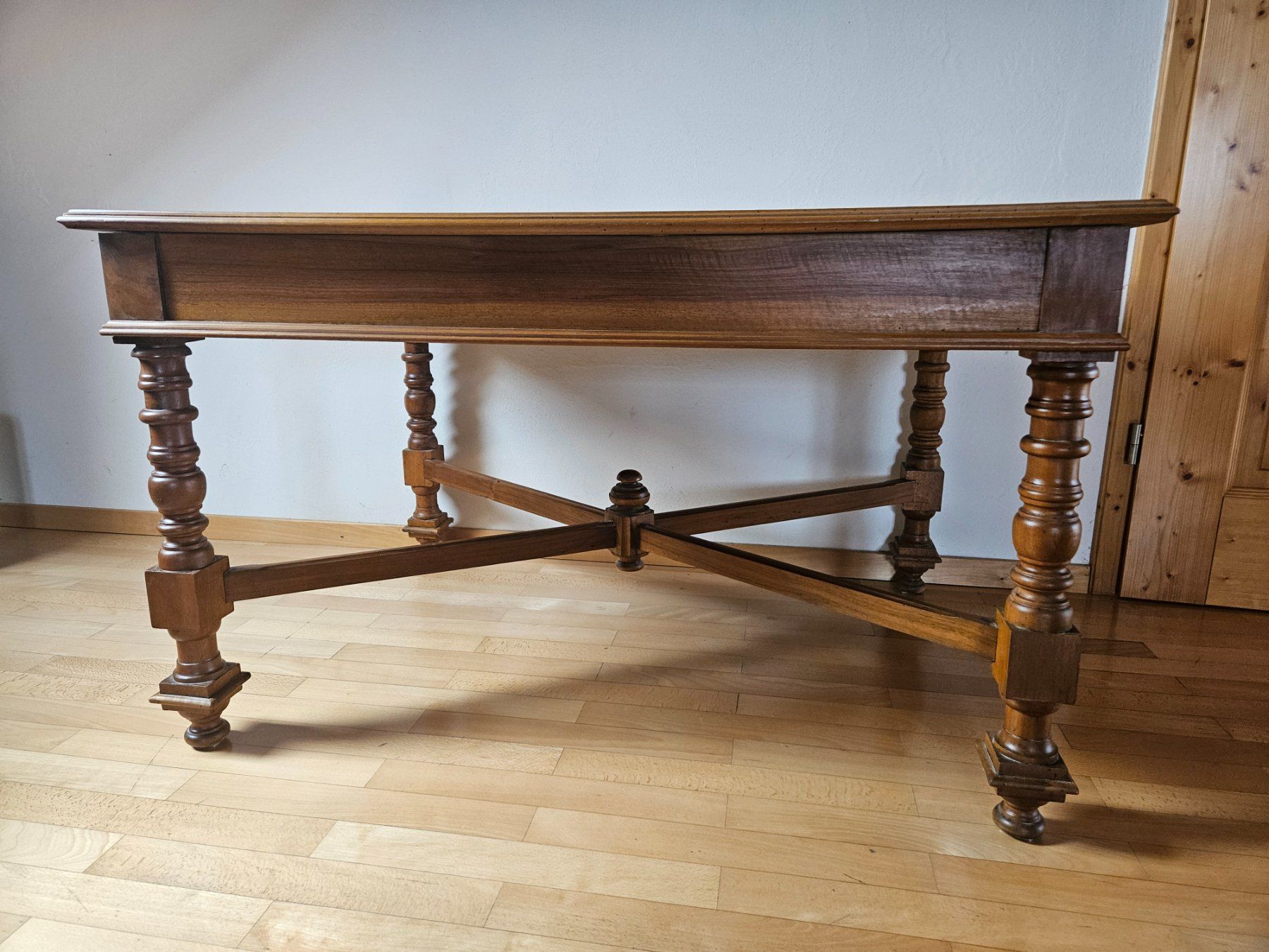 Tavoli: Nussbaum Tisch antik – Usato da Münchwilen AG venduto da pel_y9jx 1