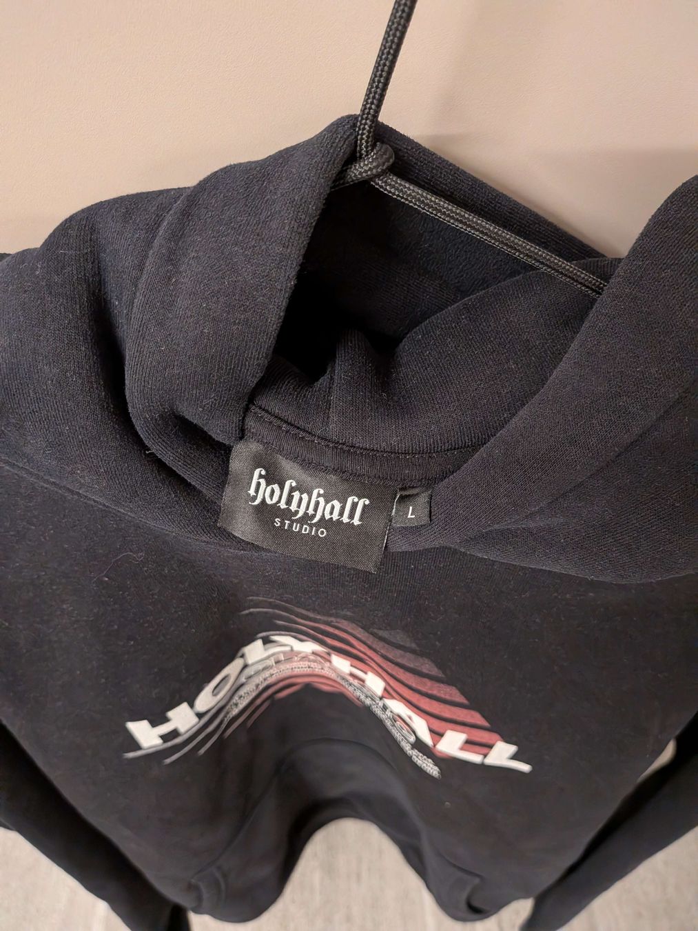Maglioni & Felpe: Holyhall Studio Kapuzenpullover Schwarz Grösse L – Usato da Staffelbach venduto da dh5053 2
