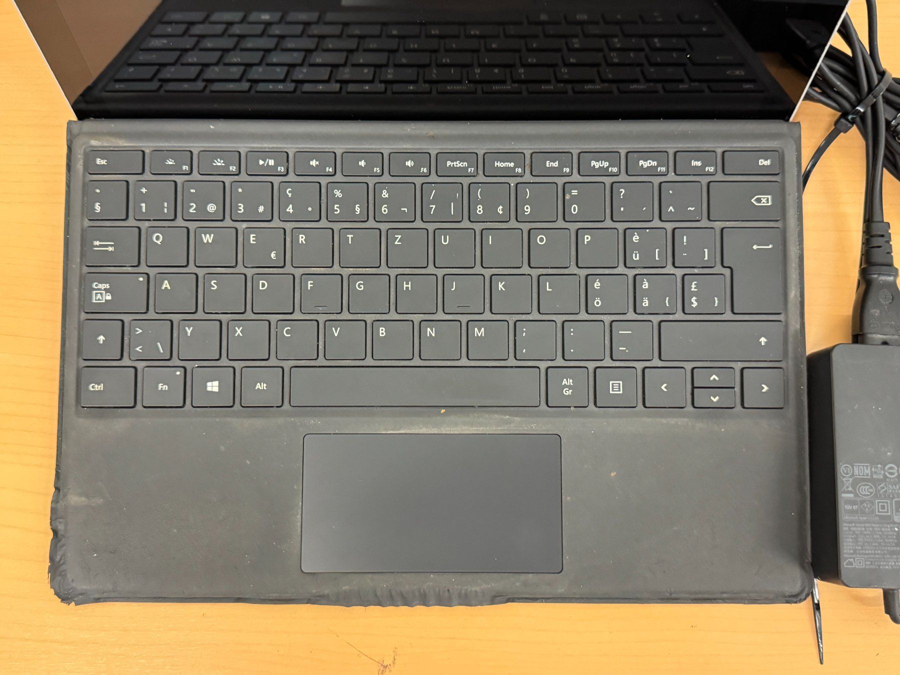 Microsoft Notebook: Microsoft Surface Pro 4 i5-6300 256GB 8GB mit Windows 10 Pro – Usato da Ebmatingen venduto da Revivetrade 1