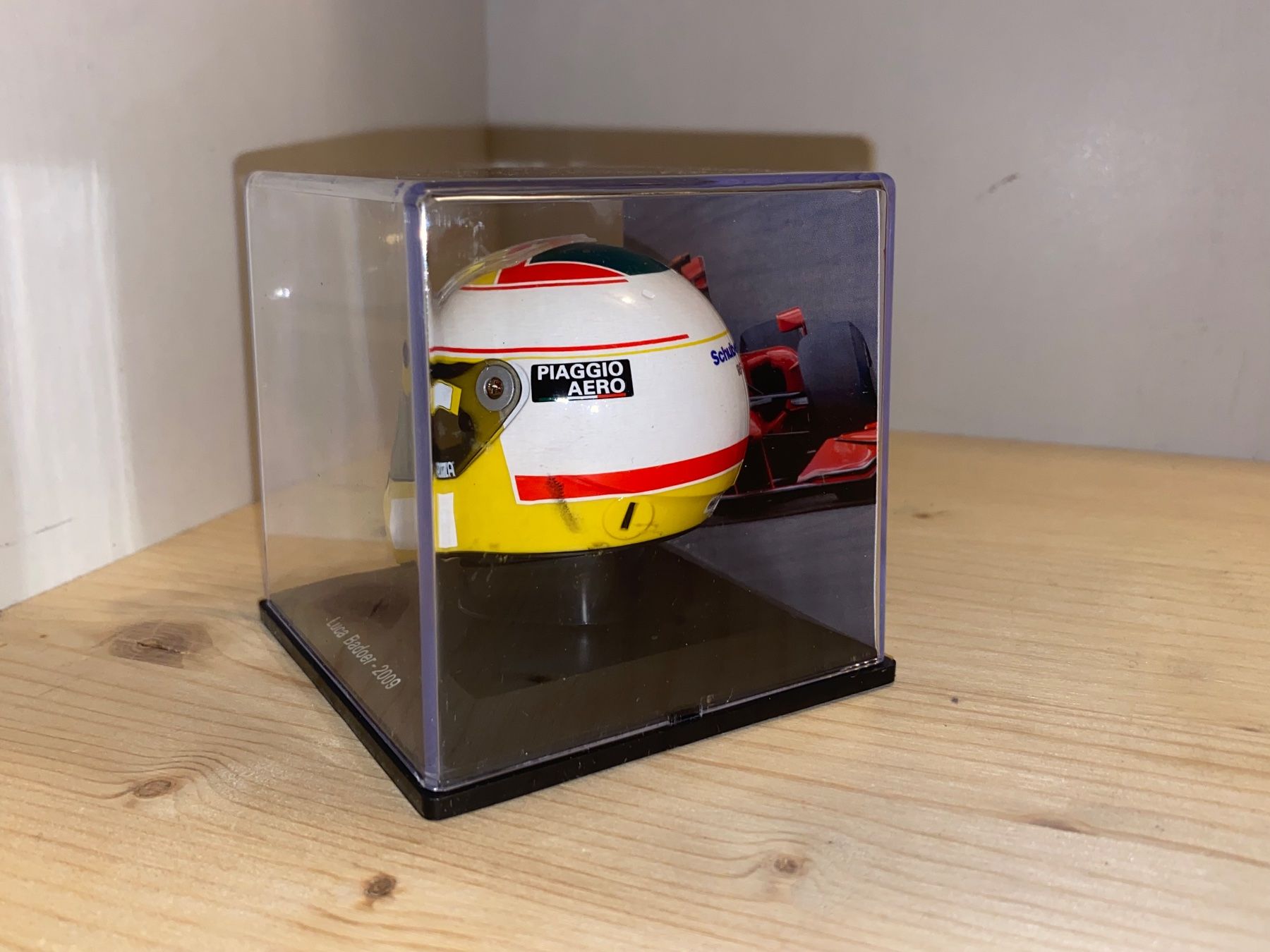 Ferrari Modellini d'auto: Ferrari Helm 1/5 Luca Badoer 2009 – Nuovo (secondo la descrizione) da Wohlen AG venduto da PrivatSammlung 2