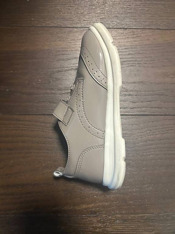 Scarpe per ragazze: Kinderschuhe 29 Größe – Usato da Winterthur venduto da tuz_7mzj 3