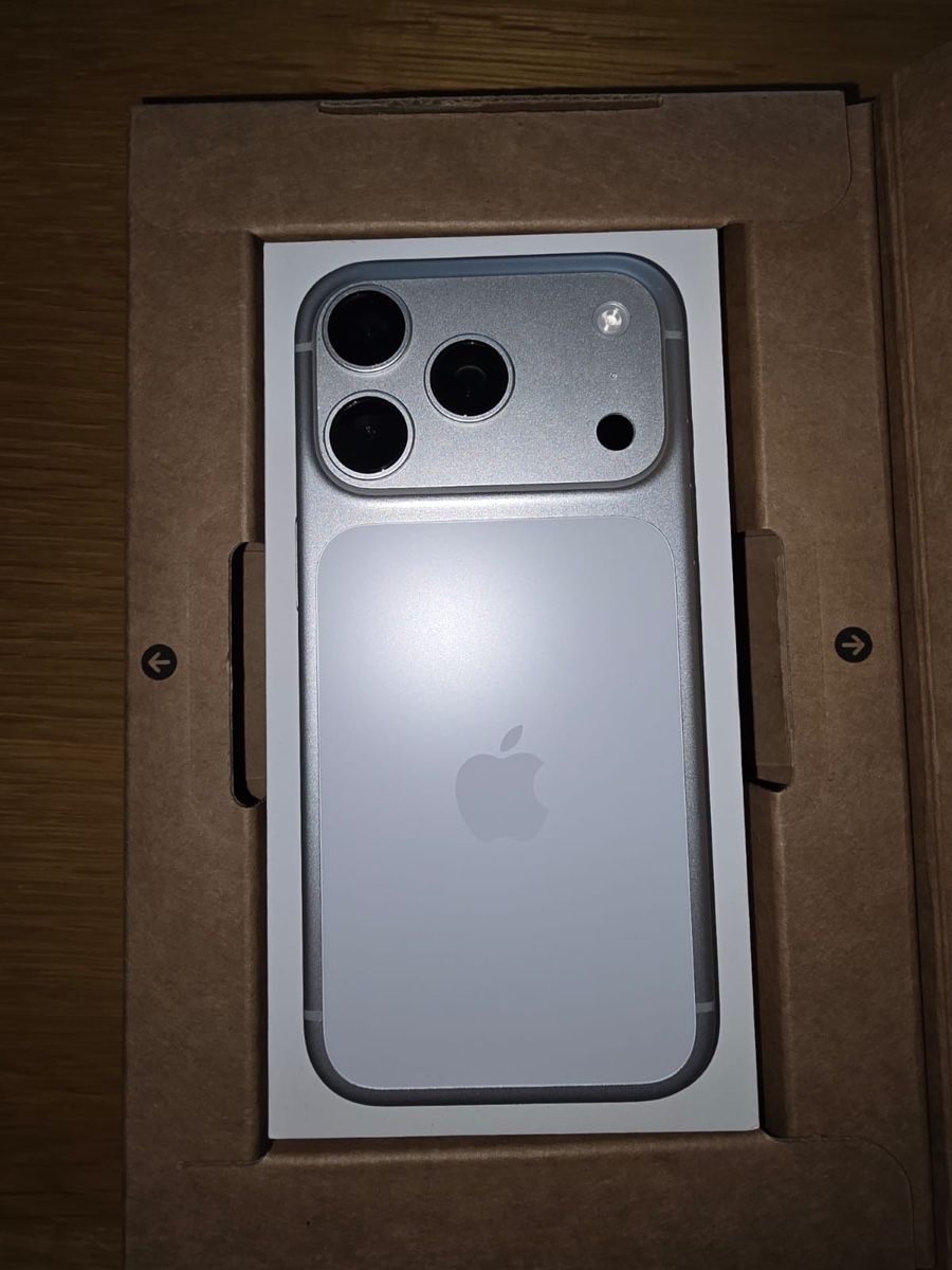 Apple Telefoni cellulari / Smartphones: iPhone 17 Pro 1tb silver – Usato da Grône venduto da NERV-02 1
