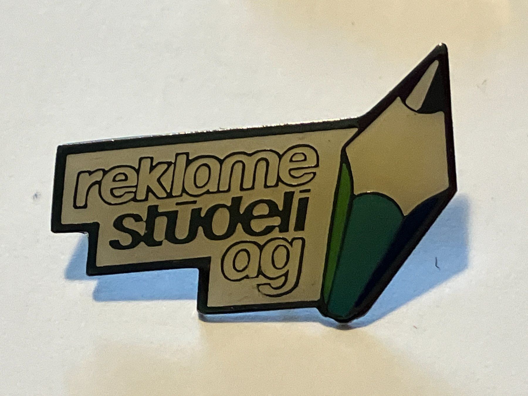 Plaketten & Abzeichen: 1 Pin Reklame Stüdeli AG – Gebraucht aus Basel von djwwpp