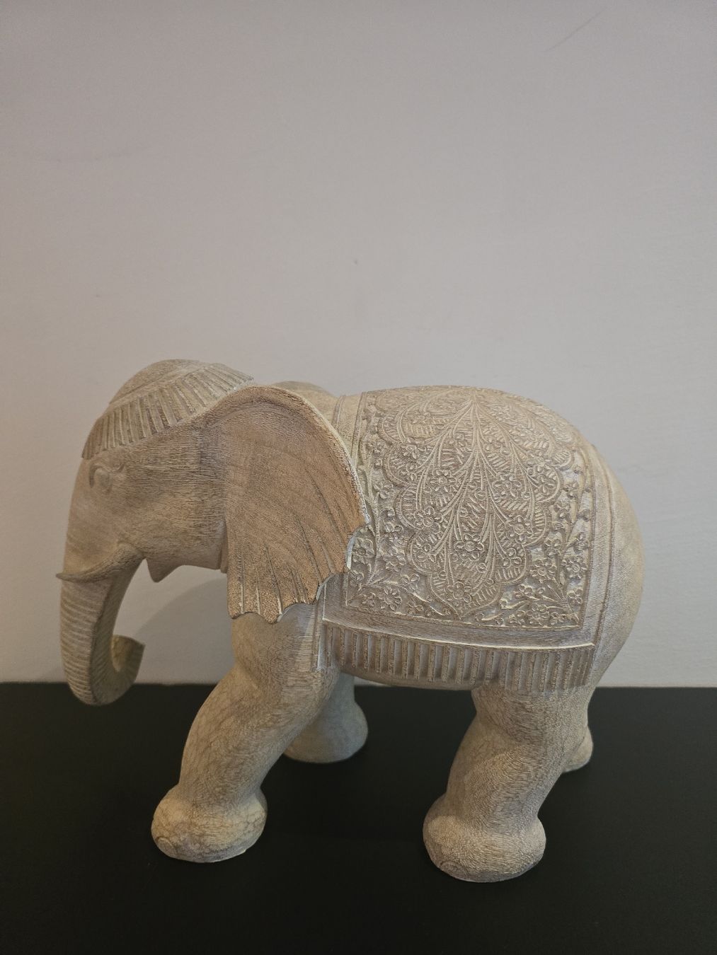 Statuette: Elefant aus Holz 27 cm x32cm – Usato da Hochdorf venduto da SilvaBr