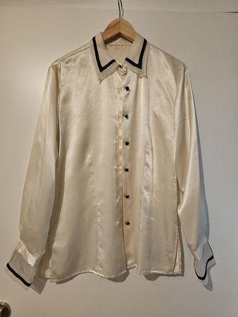 Chemise satin ivoire manches longues 38/40
