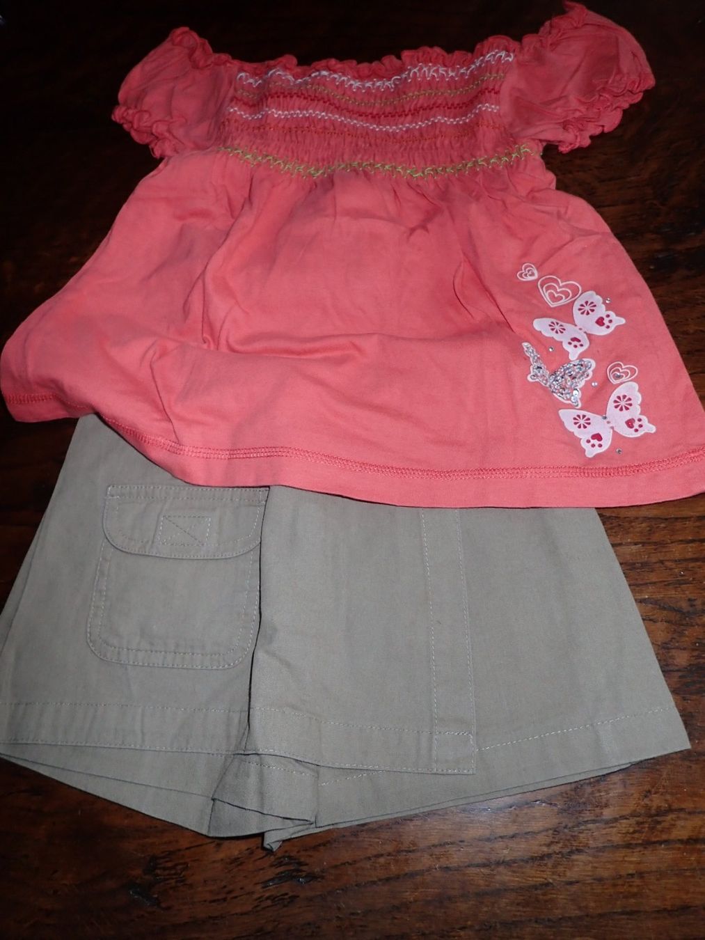 Lotti & Set di vestiti: Vêtements été 110 fille – Nuovo (secondo la descrizione) da Petit-Lancy venduto da camping_car 1