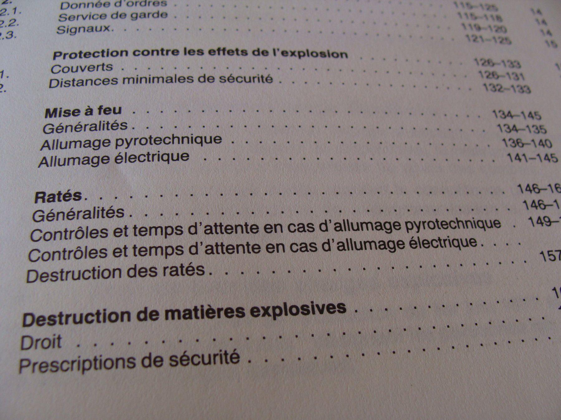 Schweizer Armee Armi bianche: Prescriptions de sécurité concernat l'emploi des explosifs – Usato da Cuarny venduto da hen_g7hn 4