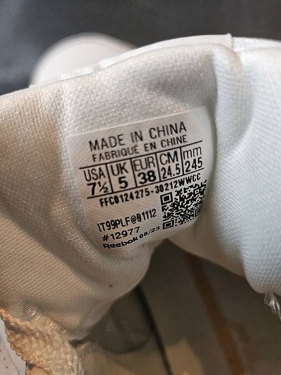 Chaussures femmes: Reebok neu mit Originaletikette – D'occasion à Ehrendingen par Beauty10 1