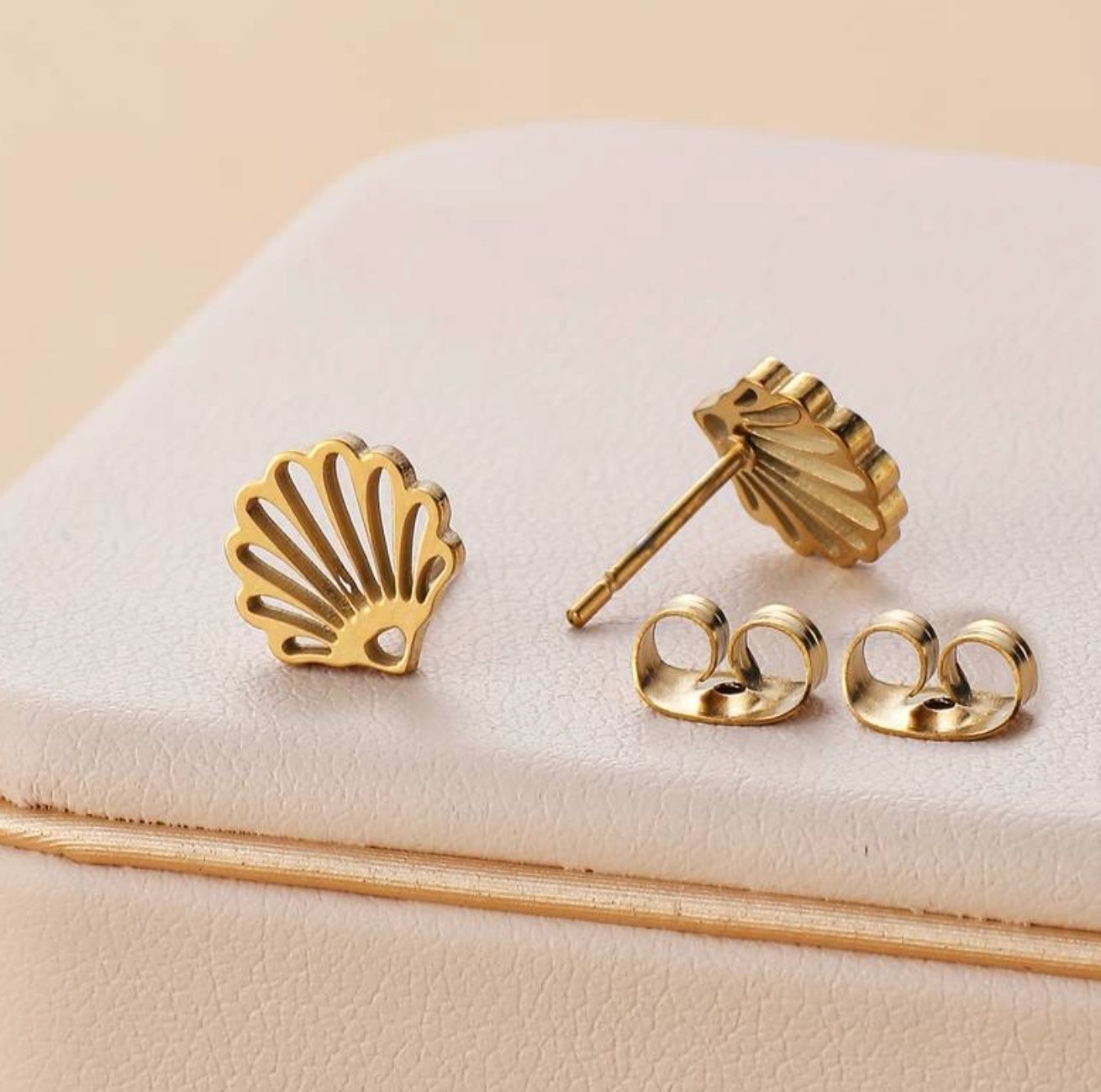 Orecchini pendenti & Orecchini a lobo: Ohrenstecker Muscheln gold/silber – Nuovo e nell'imballaggio originale da Laufen venduto da Bellavitaboom 4