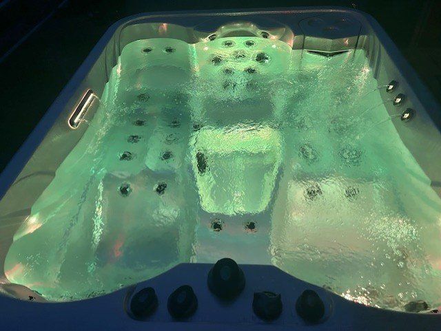 Whirlpool: Jaccuzzi d'occasion – Usato da Grandvaux venduto da patrickbulliard 1
