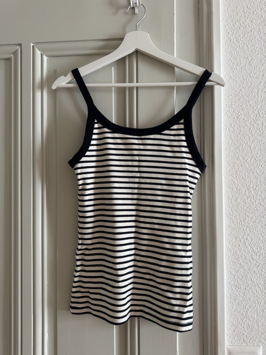 Lots de vêtements: Lot de différents hauts taille M – D'occasion à Petit-Lancy par Wendy.vw 2