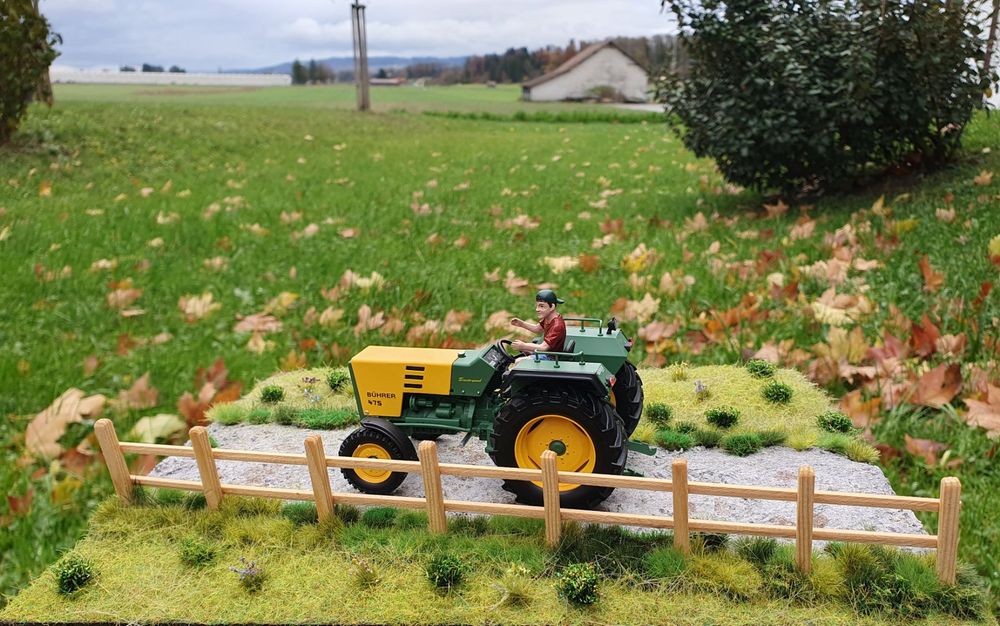 Diorama 1:32 Landwirtschaft Feldweg mit Zaun passt zu Fendt | Kaufen
