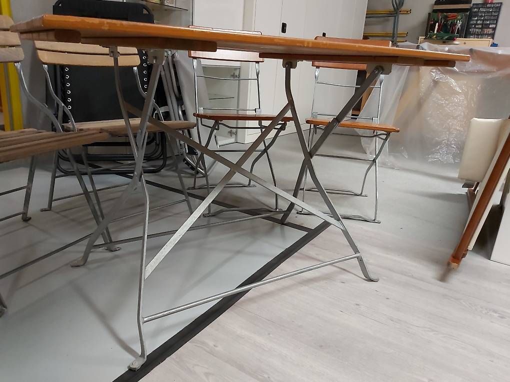 Set di tavolo e panche: Klapptisch mit 4 Klappstühle – Usato da Stalden (Sarnen) venduto da chr_s5xx 1
