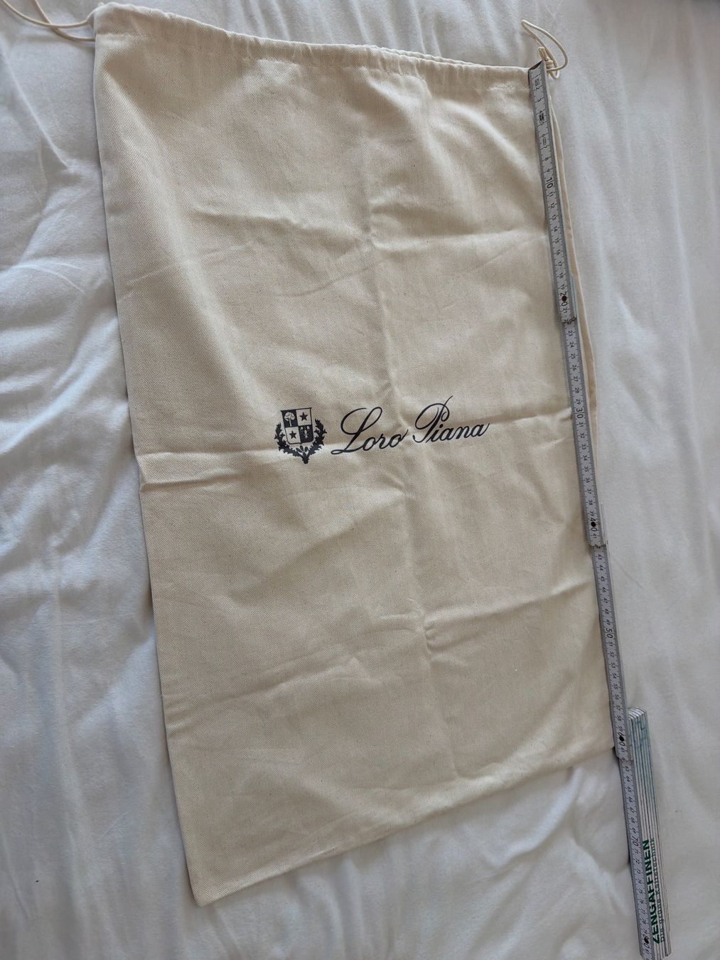 Loro Piana Borse: Loro Piana Staubbeutel 60cm – Usato da Roggwil TG venduto da est_r5x7