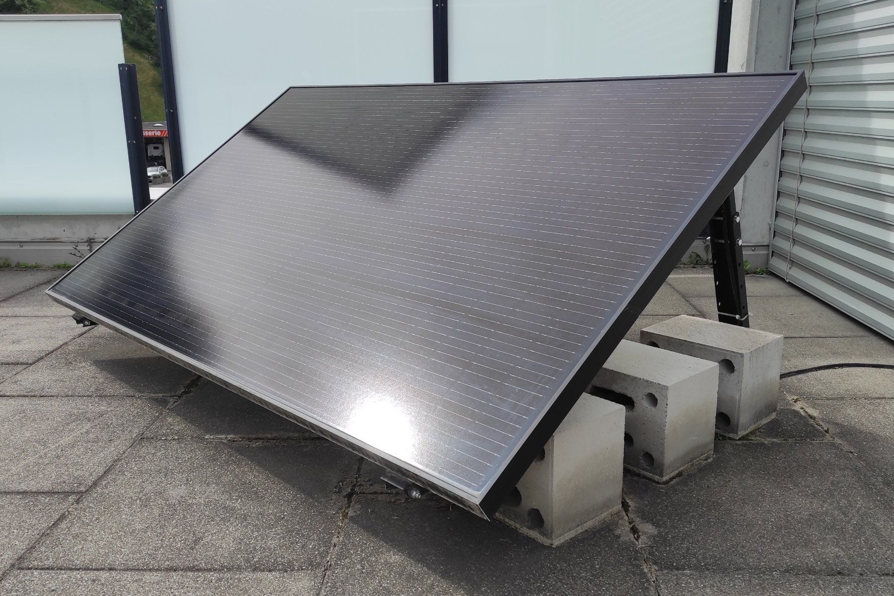Solargeräte und Solarprodukte: Balkonkraftwerk/Mini-PV-Anlage 360 Wp – Gebraucht aus Niederurnen von Simarik