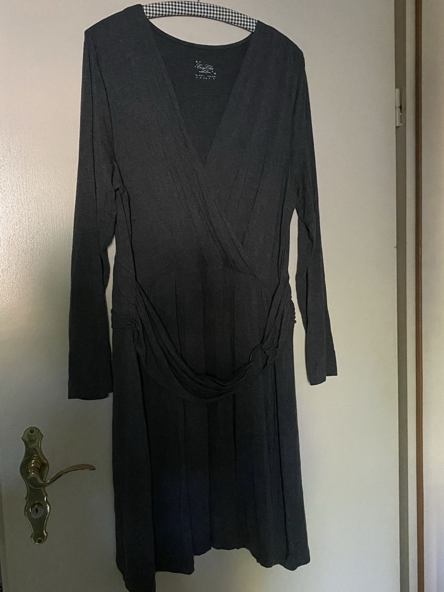 Kleider: Kleid – Neu (gemäss Beschreibung) aus Gretzenbach von Cantate