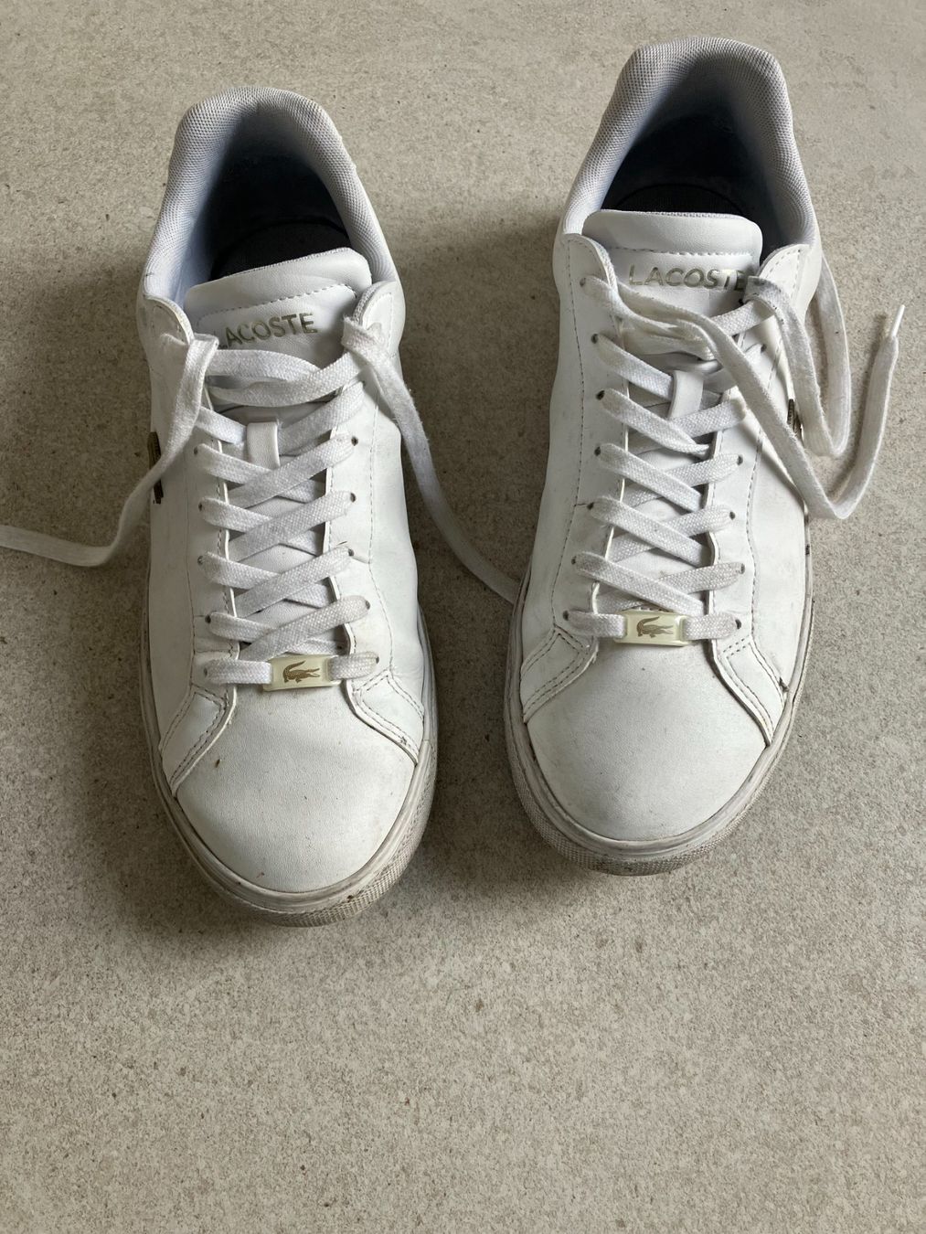 Lacoste Scarpe da uomo: Lacoste Baskets en cuir blanc, taille 44 – Usato da La Ferrière venduto da dim_722t
