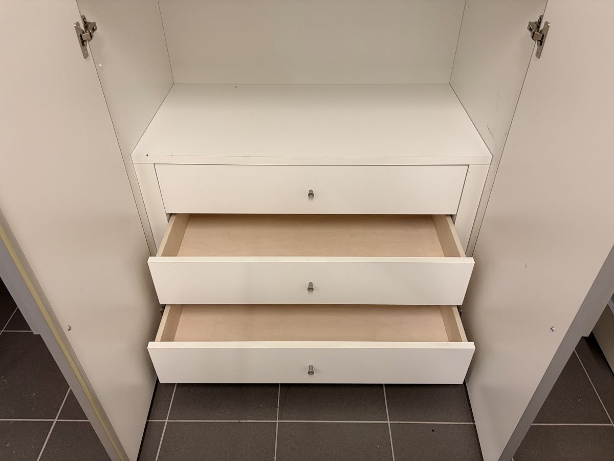 Armoires: Kinder-/Jugendkleiderschrank – D'occasion à Immensee par stoelzal1980 1