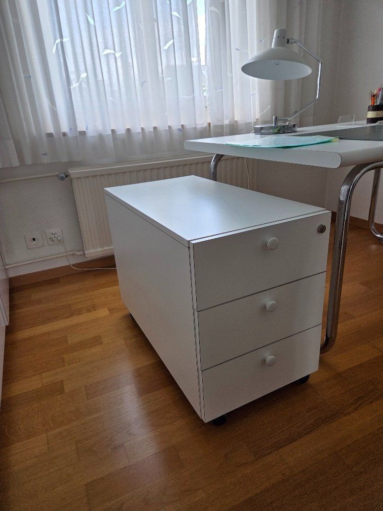 Banconi: Bürokorpus weiss mit 3 Schubladen – Usato da Zug venduto da zugi26