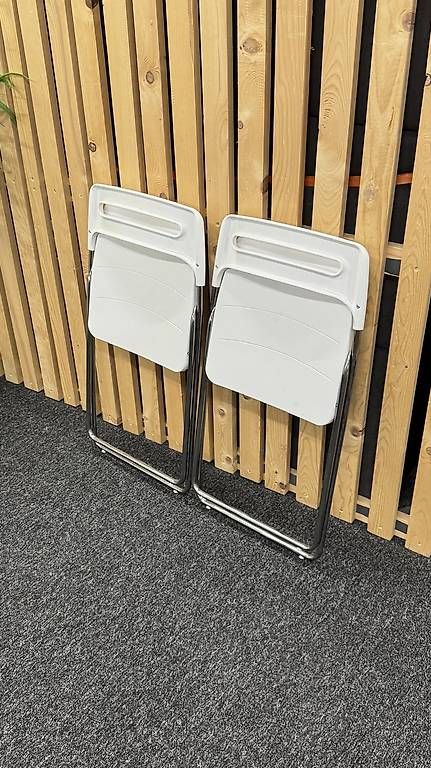 Tables: IKEA Tisch inkl. 2 Klappstühle – D'occasion à Münchenbuchsee par Mekran 4